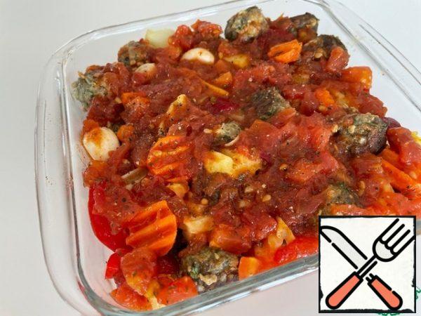Pour the tomato sauce and put it in the oven for 25 minutes at 180 degrees. This number of products is placed in the form 18*18. Bon Appetit!