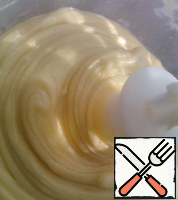 Transfer the mass to a blender and add the eggs... Mix well... The dough is ready!