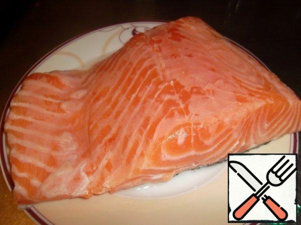 Wash the fish, dry it with a paper towel, salt and pour lime juice. We set aside until necessary...