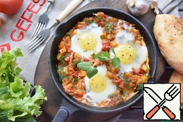 Fried Eggs with Vegetables in Jewish Style Recipe
