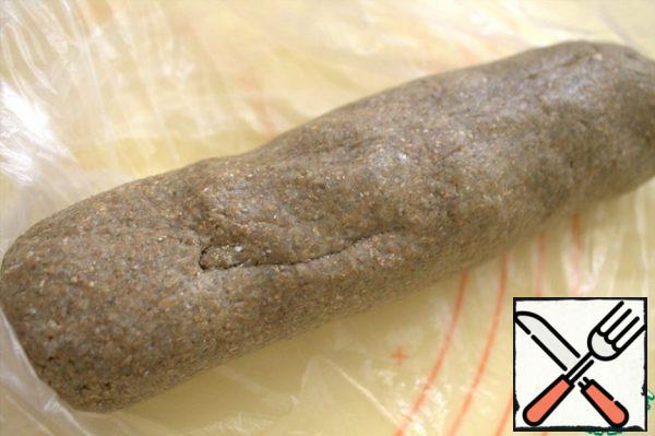 Collect the dough in a lump, then in a sausage, twist it into a film and leave for 30 minutes.