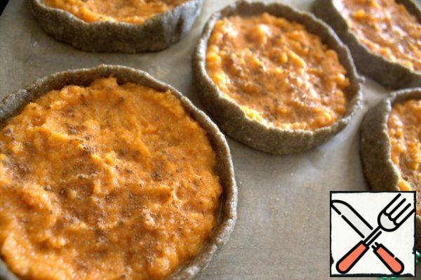 Sprinkle with cinnamon and bake for 15 minutes at 180*.
