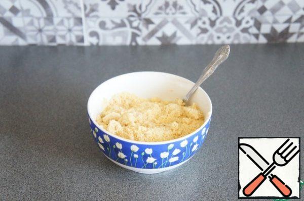 Mix the ground almonds, corn flour.