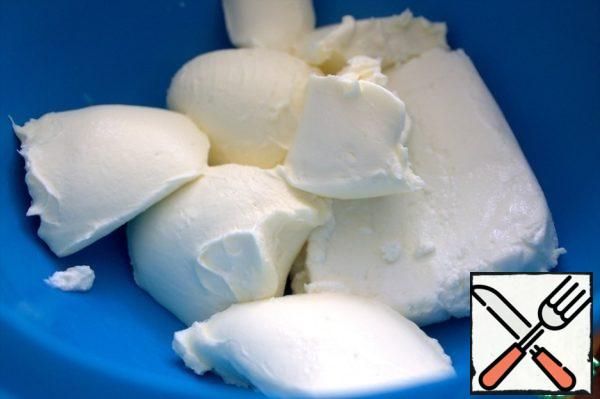 The filling is completely improvised, I have cottage cheese from a pack, cream cheese.