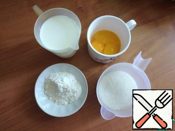First we prepare the products for the cream. The yeast-free puff pastry should be removed from the refrigerator and allowed to defrost. If you have enough time and patience, you can try to prepare the dough for this unique Portuguese dessert yourself. I'll use the finished one!