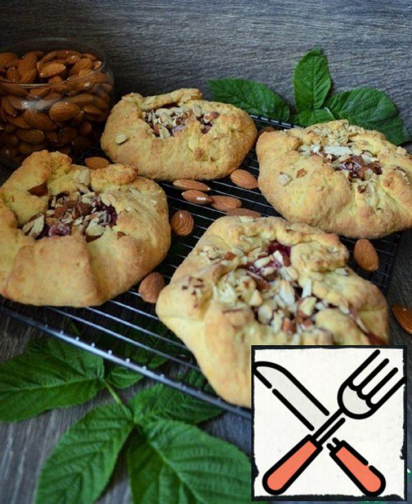 Mini Biscuits with Raspberries and Almonds Recipe
