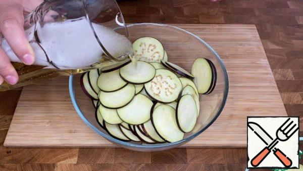 Pour a small amount of beer over the eggplant.