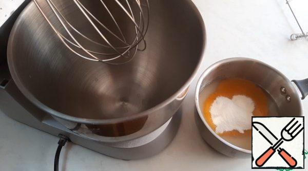 Add the ready-made baby peach puree and agar-agar.
