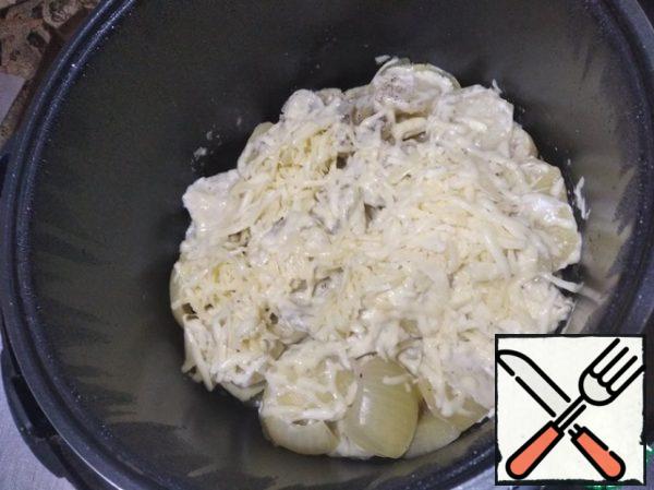 If desired, after cooking, you can sprinkle with cheese - and let it stand for another 5-10 minutes.