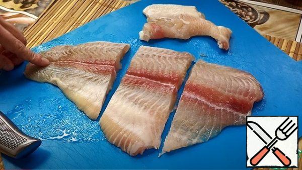 Pangasius Fish should be cooked in advance. Defrost, rinse, and dry. Trim where necessary, and so on.