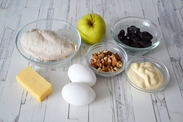 How to make Chicken Salad with Prunes and Walnuts? Prepare the necessary ingredients. Choose fresh, medium-sized chicken fillet, preferably from the breast. Use a sweet and sour apple, such as Simirenko or Granny Smith. You can make mayonnaise for the salad yourself for a tastier and healthier option. You'll find a link to the homemade mayonnaise recipe catalog at the end of the recipe.

