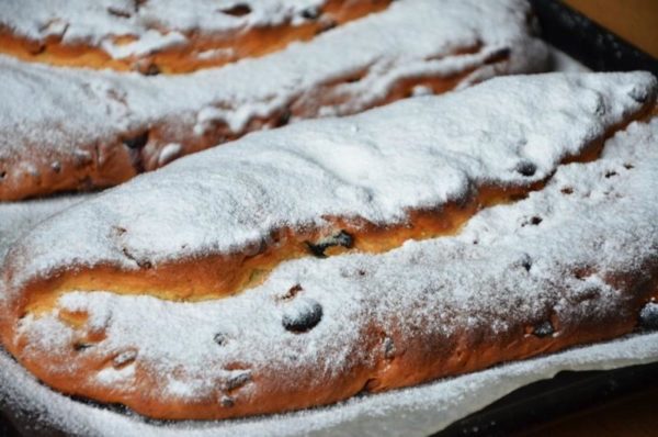 Traditionally, carefully wrap the stollen in foil or parchment, place it in an airtight container, and store it in a cool place for at least 2 weeks. Enjoy your meal!







