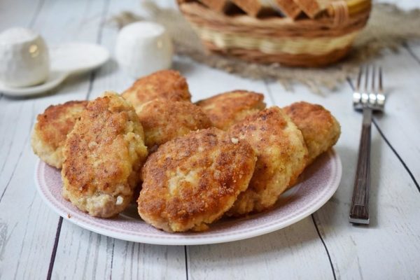 Classic Juicy Minced Meat Patties in a Frying Pan Recipe