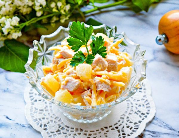 Salad with Pineapple, Chicken and Cheese with Garlic Recipe