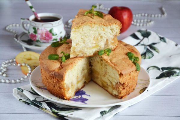Remove the finished apple charlotte from the mold, allow it to cool slightly, slice it into portions, and serve. Enjoy your meal!
