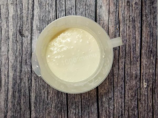 Whisk everything into a fluffy mass with a blender.


