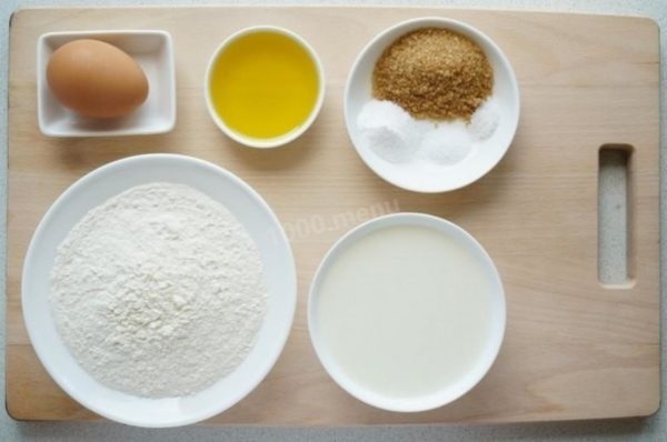 How to make fluffy pancakes with milk? Gather your ingredients. You'll need fresh milk, an egg, and refined olive oil (avoid extra virgin oil as it can impart bitterness). If you prefer, you can use any other neutral-tasting and smelling refined oil. For more details on making pancakes, refer to the article linked at the end of this recipe.


