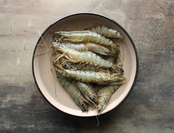 If you need to thaw seafood quickly, you can place them in cold water. Avoid using hot or warm water, as it may affect the meat's quality.


