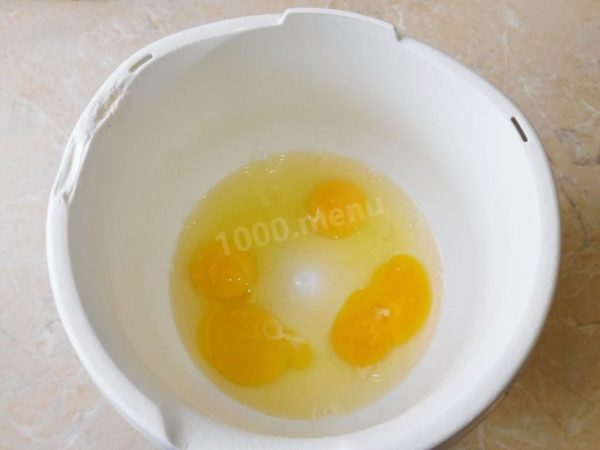 Preheat your oven to 180 degrees. Ensure that the container you will use for whipping the eggs is clean, dry, and free of any fats or oils. This is crucial for the eggs to rise properly. For more details on making a sponge cake, refer to the article linked at the end of the recipe.

