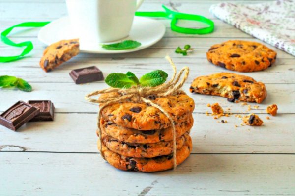 American Cookies with Pieces of Chocolate
