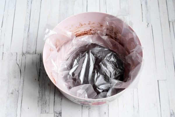 If the dough is too sticky, refrigerate it for 10-15 minutes.

