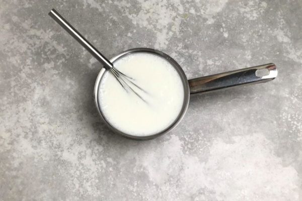 Pour the egg mixture into the kefir mixture and gently stir.

