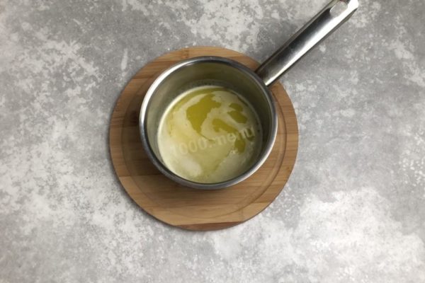 Melt the butter in a saucepan over low heat. Be cautious not to let it boil, as the whey might separate. Remove it from the heat once most of it has melted, as the remaining heat will melt the rest.

