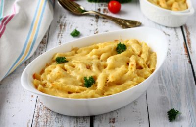 Macaroni and Cheese in American Style