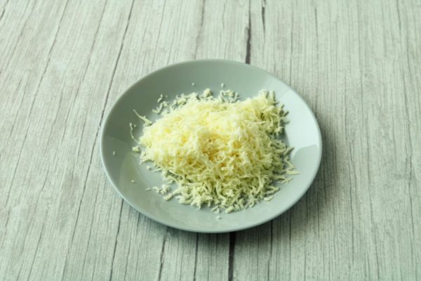 Similarly, grate the mozzarella.

