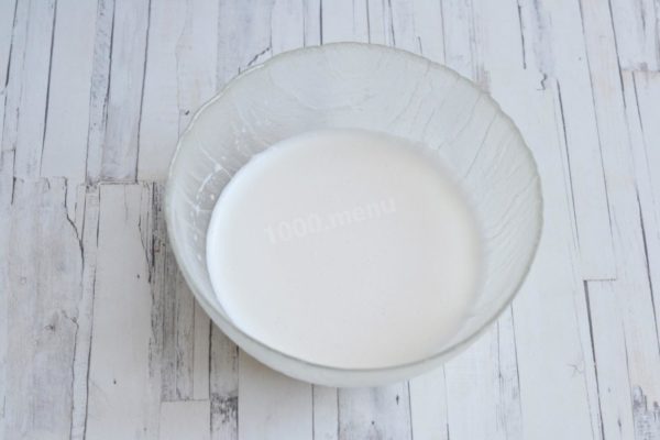 Add the vegetable oil to the batter and whisk everything together.

