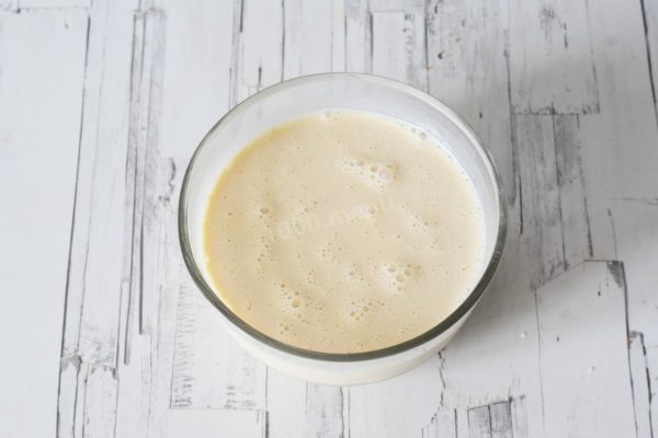 Mix the three types of milk until smooth.



